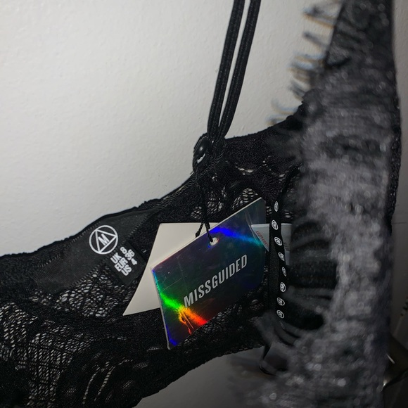 NWT!! Misguided Black Lace Bralette - Picture 4 of 7